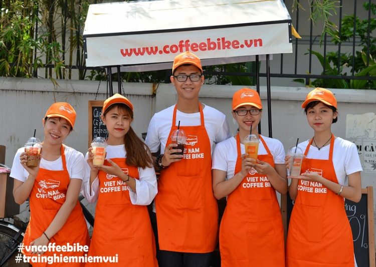 mau-tap-de-dong-phuc-dep-cho-nhan-vien-phuc-vu-quan-cafe