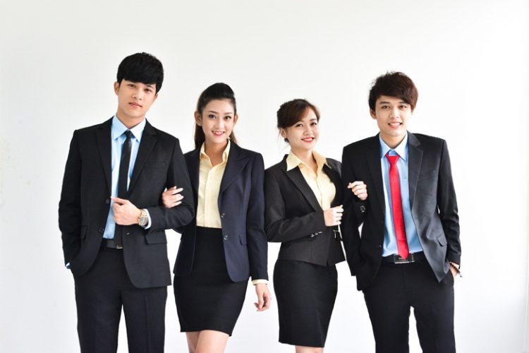 bi-quyet-chon-ao-dong-phuc-cong-so-phu-hop-1