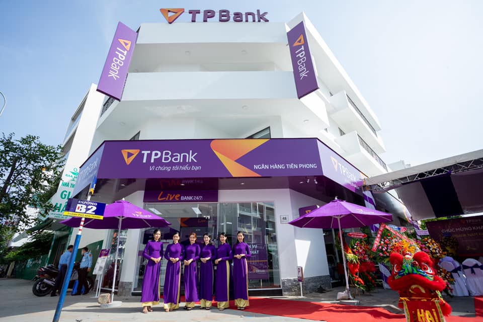 đồng phục ngân hàng Tiên Phong Bank