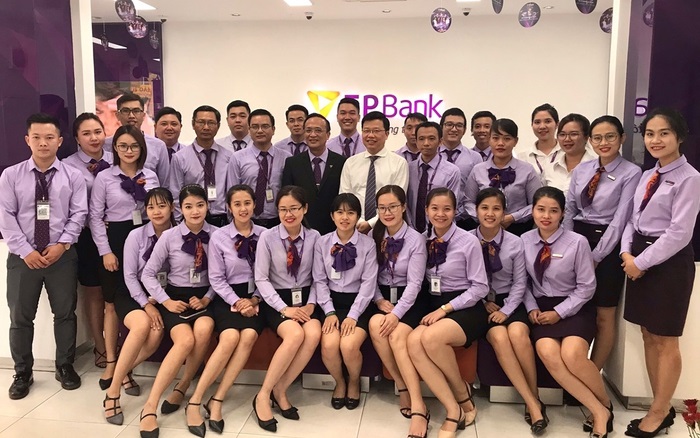 đồng phục ngân hàng TPBank