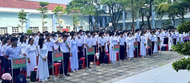 Mẫu đồng phục trường THPT Thạnh Lộc Quận 12