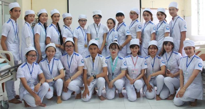 Trang phục nhân viên Y tá và điều dưỡng có giống nhau