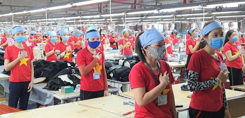 Cách đặt may áo đồng phục tại xưởng giá gốc Sài Gòn