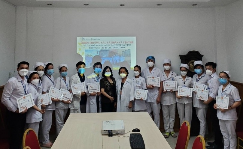 Mẫu áo đồng phục y bác sĩ Bệnh viện Đa khoa Quốc Ánh