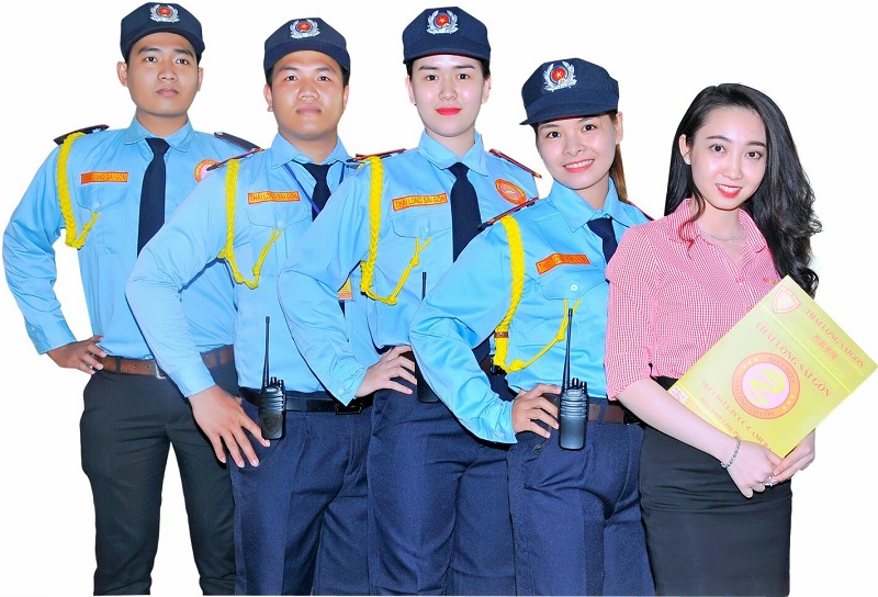 Trang phục nhân viên bảo vệ gác nhà ga Metro TPHCM Tuyến số 1 Bến Thành Suối Tiên