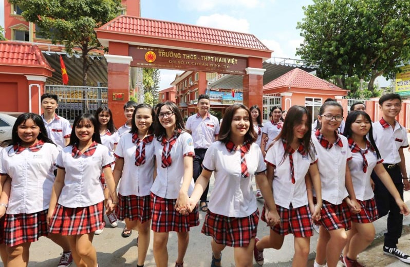 Màu sắc đặc trưng phổ biến của trang phục học sinh Việt Nam